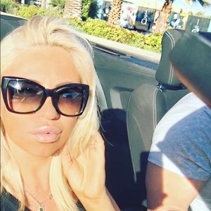 Meet your Posher, Yana